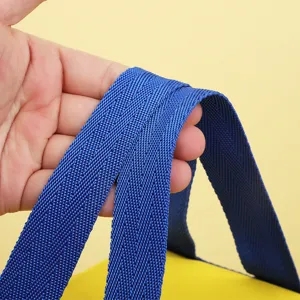 Portable insulated lunch bag thickened blue webbing handle strap detail close-up view