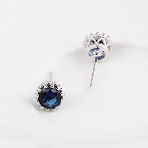 Silberne Kronen Ohrstecker mit blauem Zirkon, minimalistische hohle Ohrringe fur Alltag.