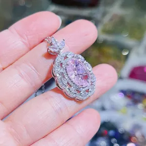 Exquisite rosa Zirkonia ovale Anhänger Halskette mit funkelnden Steinen für Damen Mode.