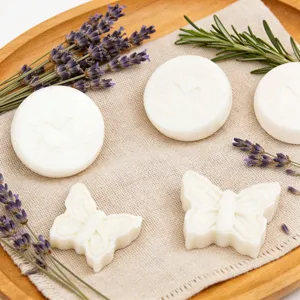 Set regalo di sapone a farfalla artigianale con bellissimi saponi profumati in rilievo unici.