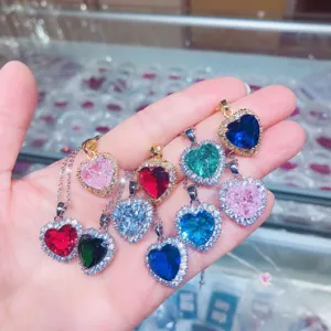 Bunte herzförmige Zirkon Kristall Anhänger Halskette Set, elegante Damen Modeschmuck Geschenk.