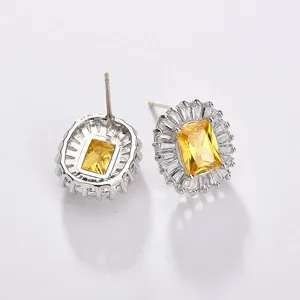 Splendenti orecchini a lobo in argento S925 con zircone giallo brillante e corona scintillante.