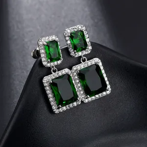 Quadratische grüne Edelstein Ohrringe mit funkelnden Zirkonia, elegante S925 Silber Ohrstecker.