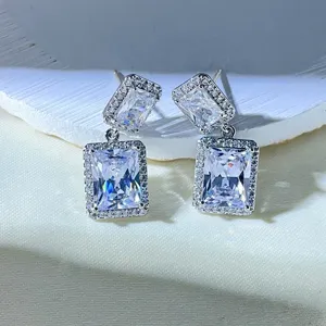 Elegante rechteckige Zirkonia Hängeohrringe mit funkelndem Pavé-Rand für Damenmode stilvoll