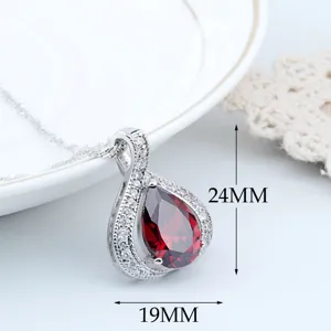 Tropfenform roter Zirkonia Anhanger Halskette mit glanzendem Stein Halo fur Damen.