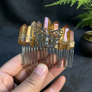 Peigne à cheveux en cristal fait main avec papillon et quartz doré accessoire détail