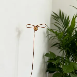 Handgefertigte Draht Kristall Biene Blumenarrangement Deko Detailansicht für Zuhause