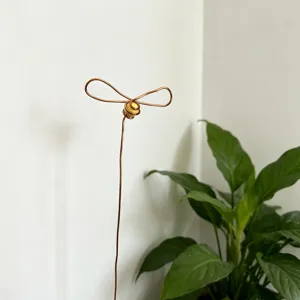Handgefertigte Kupferdraht Biene Blumenarrangement Dekoration mit Kristall Perle Heimdeko