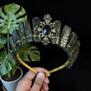 Cerchietto corona in cristallo grezzo stile gotico tiara pietra grezza gemma nera donna
