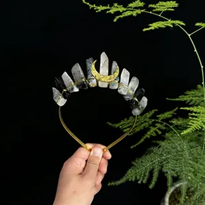 Natürlicher Kristall Kronen Haarreif mit goldenem Mond, perfekt für Fotografie und Party Geschenke.