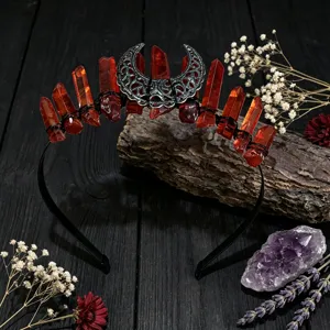 Serre-tête couronne en cristal naturel avec quartz rouge et lune argentée pour photo.