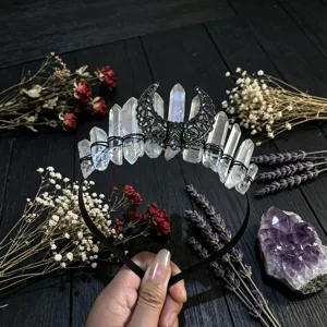 Serre-tête couronne en cristal naturel avec lune creuse, accessoire de cheveux gothique.