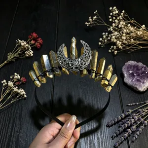 Serre-tête couronne en cristal naturel avec lune argentée et quartz pour femmes.