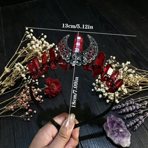 Serre-tête gothique en cristal rouge avec couronne de lune creuse pour femmes, idéal pour photos.