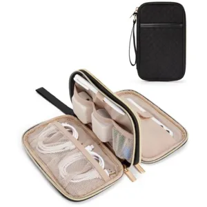 Detailansicht der schwarzen gesteppten Elektronik-Tasche mit Netztaschen und praktischen Schlaufen.