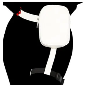 Sac banane de jambe en cuir PU blanc pour femme pochette de hanche tactique vue de détail