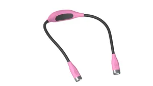 Detaillering van flexibele LED nek leeslamp met verstelbare armen in roze oplaadbaar ontwerp.
