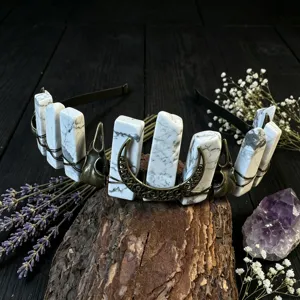 Kristall Krone Haarreif gotisch Mond Rabe Schädel Kopfschmuck weisser Stein Haarschmuck