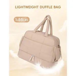 Sac de voyage matelassé léger avec compartiment inférieur, sac de sport spacieux pour les loisirs.
