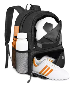 Grote sportrugzak met een handig apart schoenen- en balvak voor de buitentraining.