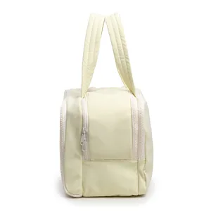 Trousse de toilette de voyage légère et rembourrée avec double fermeture éclair pratique.