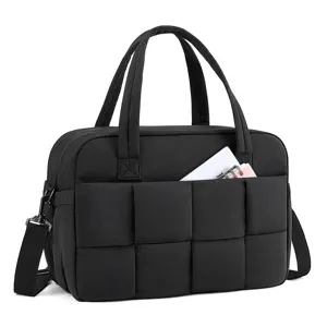 Bolso tote acolchado negro bolsa de viaje deporte con diseño de cuadrícula acolchada y asas