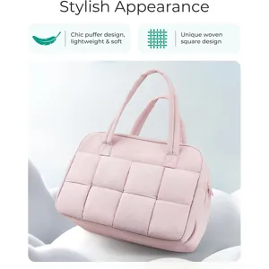 Bolso tote acolchado rosa con diseño tejido chic, ligero y elegante para viajes.