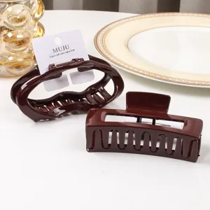 Pince à cheveux marron foncé élégante pince requin accessoires cheveux pour femmes style chic