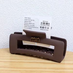 Matte brown hair claw clip large shark clip elegant hair accessory for thick hair stylish design