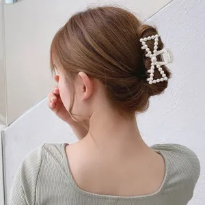 Pearl hair claw clip for women sweet bow updo shark clip elegant hair styling accessory