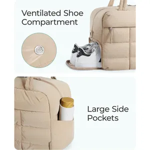 Bolso de viaje acolchado con compartimento ventilado para zapatos y grandes bolsillos.