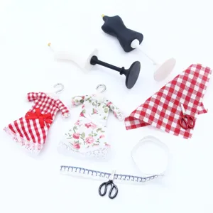 Mini juego de costura para casa de muñecas con maniquí a escala 1:12 accesorios
