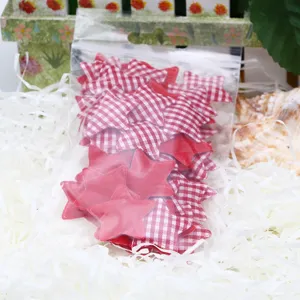 Estrellas de tela de cuadros rojo blanco 50pcs 2.7cm accesorios de bricolaje para ropa