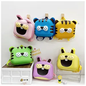 Zaino per bambini con simpatici animali cartoon, ideale per la scuola materna e l'uso quotidiano.
