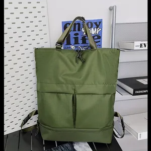 Grand sac à dos multifonctionnel et fourre-tout pour hommes, sac d'école élégant et décontracté.