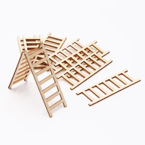 Scala in legno in miniatura per casa bambola, ideale per giardinaggio e fai da te creativo.