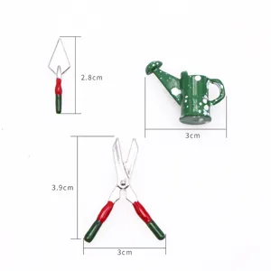 Set di Attrezzi da Giardinaggio in Miniatura per Casa delle Bambole Annaffiatoio in Metallo Pala Forbici