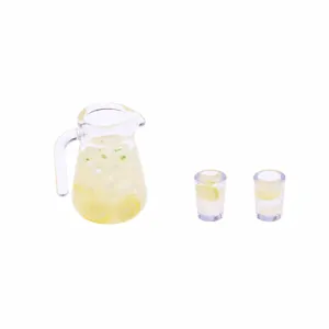 Μινιατούρα κουκλόσπιτου κανάτα τσαγιού λεμονιού και φλιτζάνια λεπτομέρεια μοντέλο ποτού.