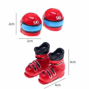 Set casco botas de esquí miniatura para casa de muñecas, accesorios de deportes de invierno.