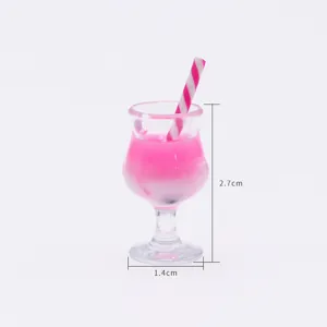 Miniaturizzato casa delle bambole cocktail bevanda modello vista dettagliata per accessori.