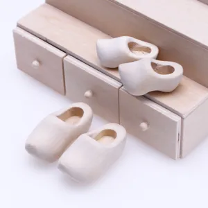 Miniatura zoccoli in legno casa delle bambole scarpe grezze non verniciate accessori per modelli