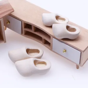 Zoccoli in legno miniatura scarpe da casa delle bambole non verniciate accessori per scene fai da te