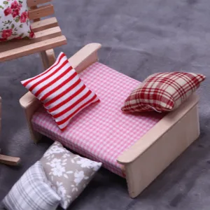 Miniatur Puppenhaus Holzbett Sofa mit Baumwolle Kissen niedliche Spielzeug Zubehör