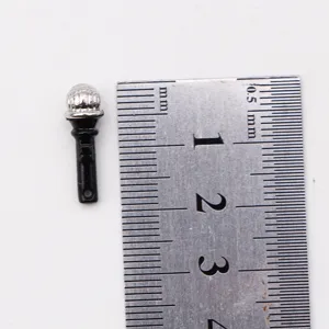 Modello di microfono in miniatura scala 1:12 casa delle bambole accessorio fotografico.