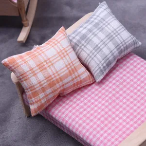 Puppenhaus Miniatur Karo Kissen Sofa Kissen niedliches Miniatur Modell Zimmerdekor Zubehör
