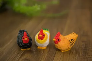 Mignonnes figurines de poulets sculptées en bois décorations de bureau lot de trois
