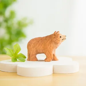 Statua di orso intagliata in legno artigianale ornamento decorativo per scrivania da soggiorno