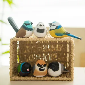 Handgefertigte hölzerne Vogelfigur Süßes Tier Desktop Ornament Handbemalte hölzerne Vogelstatue Haus Büro Dekor Geschenk