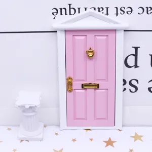 Maison de poupée miniature porte pointue rose modèle pour décor de scène miniature.