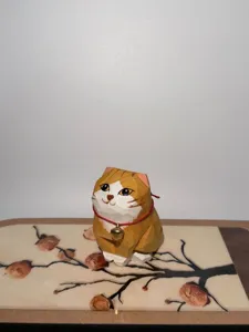 Hand-carved wooden cat figurine desktop decor, cute painted pet ornament for car and gift.
